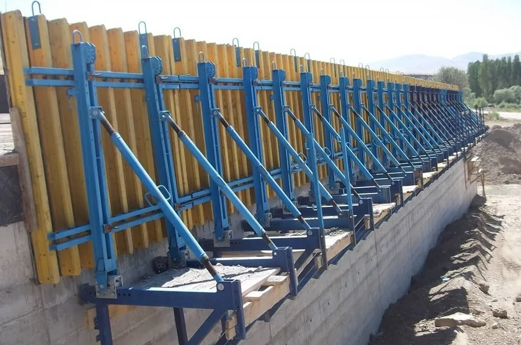 Tırmanır kalıp sistemleri